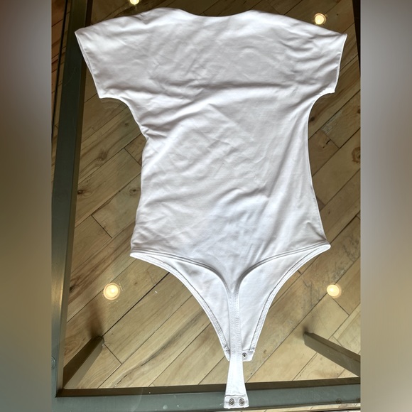 WHITE ARITZIA BODY SUIT - Picture 2 of 3